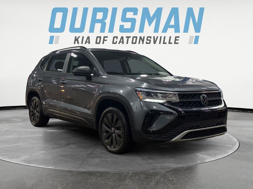 2022 Volkswagen Taos S's photo