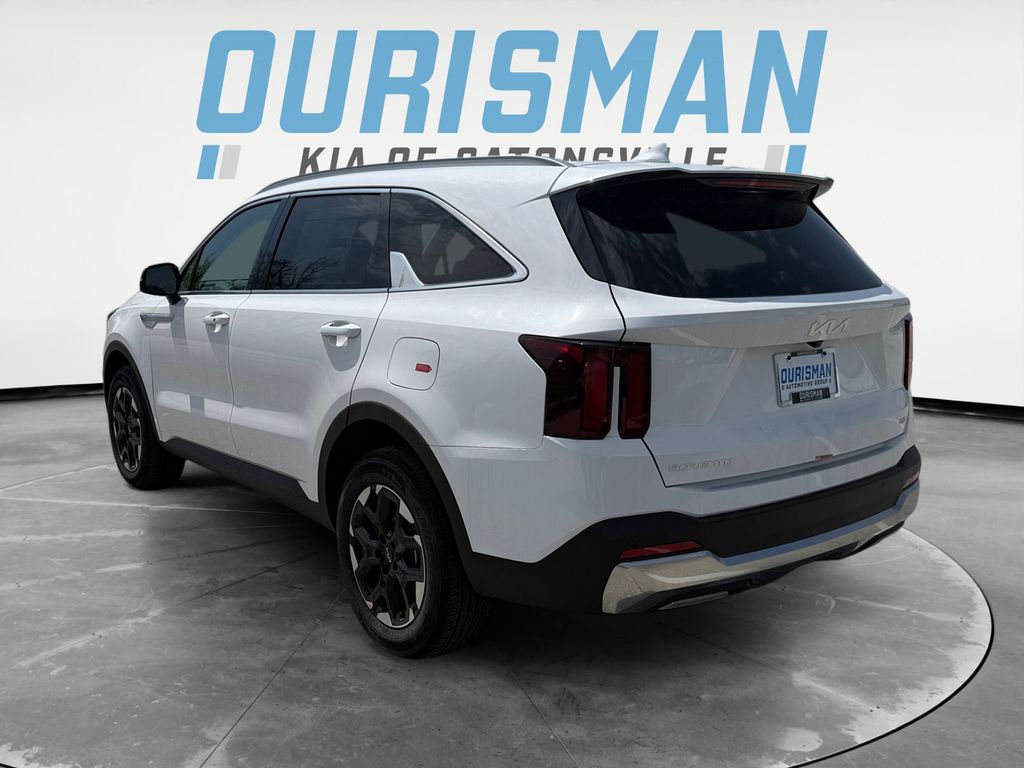 2025 Kia Sorento S photo 4