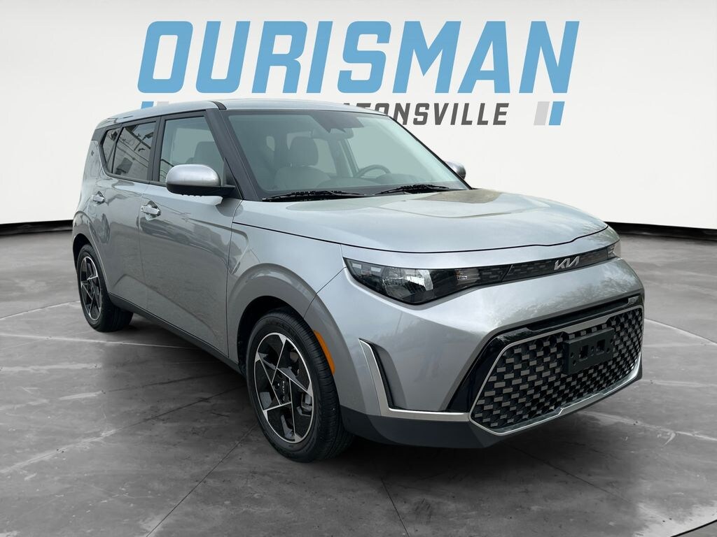 Used 2025 Kia Soul LX Hatchback