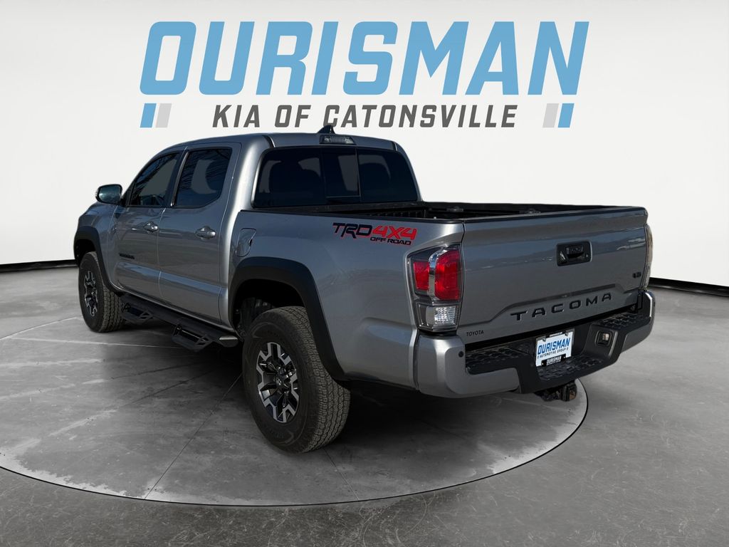 2020 Toyota Tacoma TRD Sport photo 4