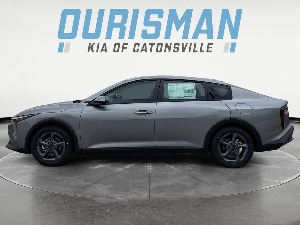 New 2025 Kia K4 LXS Sedan