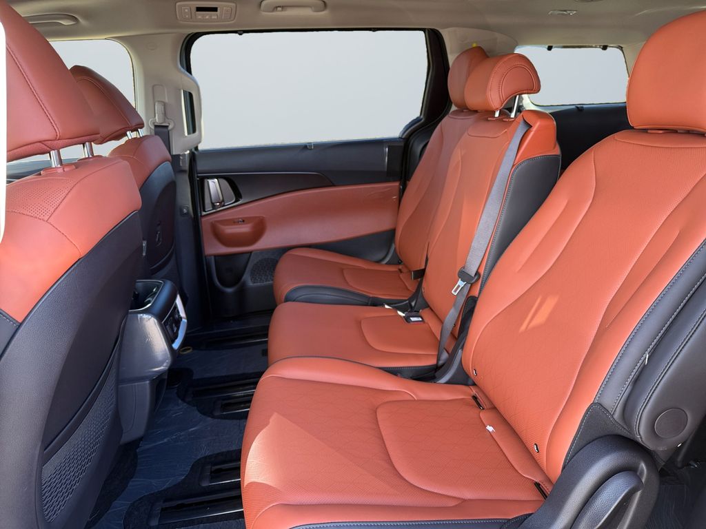 2026 Kia Carnival SX - Photo 13