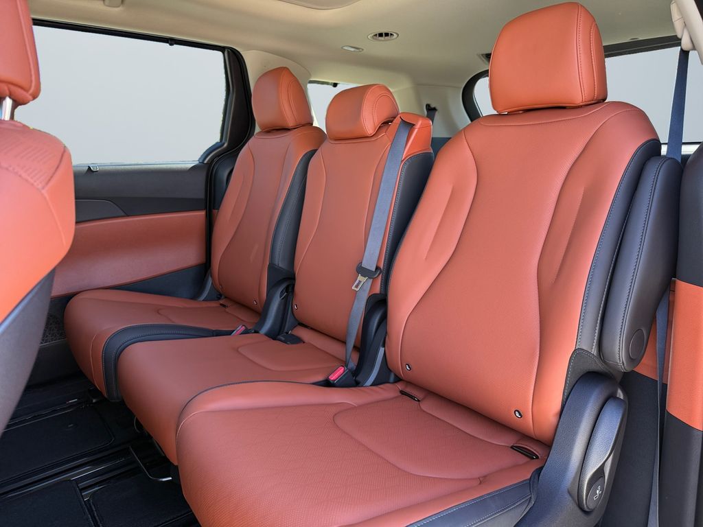 2026 Kia Carnival SX - Photo 13