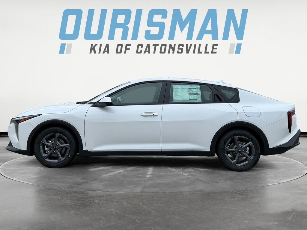 New 2025 Kia K4 LXS Sedan