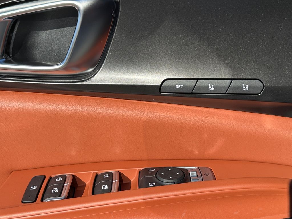 2026 Kia Carnival SX - Photo 17