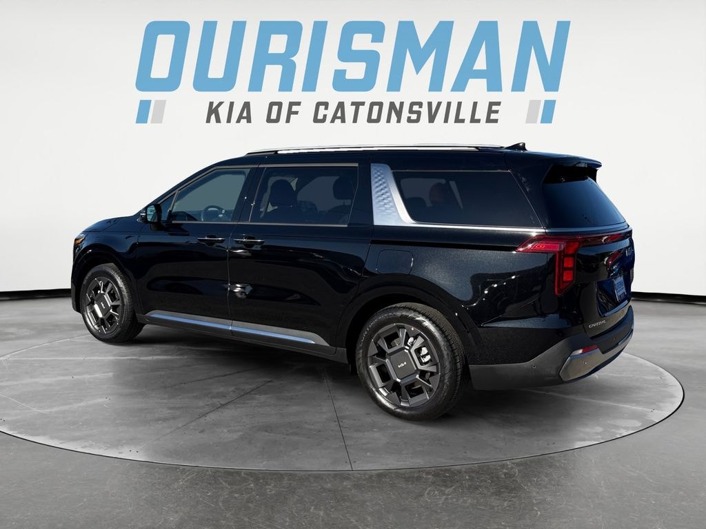 Used 2025 Kia Carnival Hybrid SX Minivan/Van