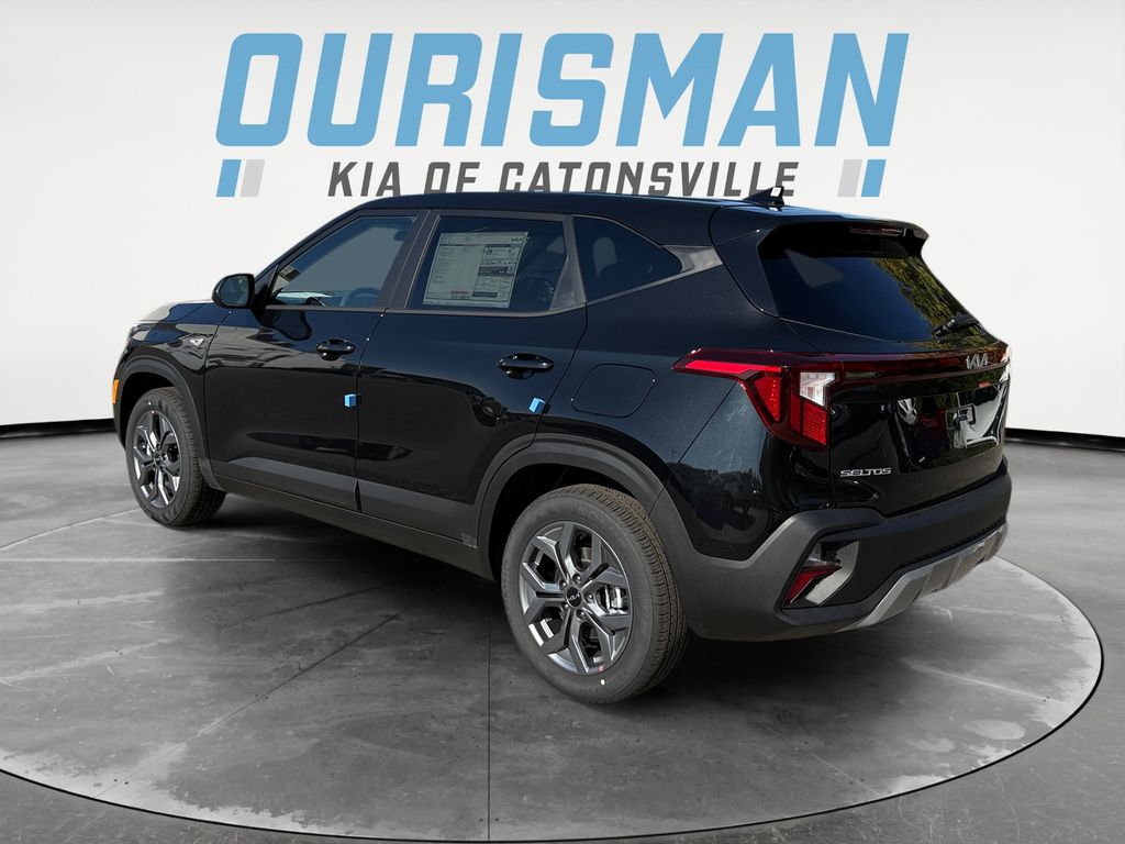 2026 Kia Seltos LX photo 3