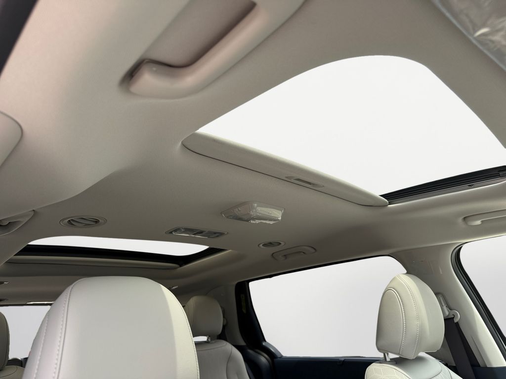 2026 Kia Carnival SX - Photo 16