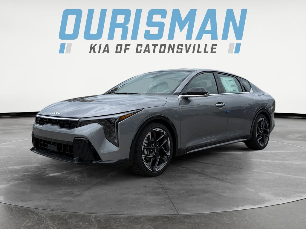 2025 Kia K4 GT-Line photo 2