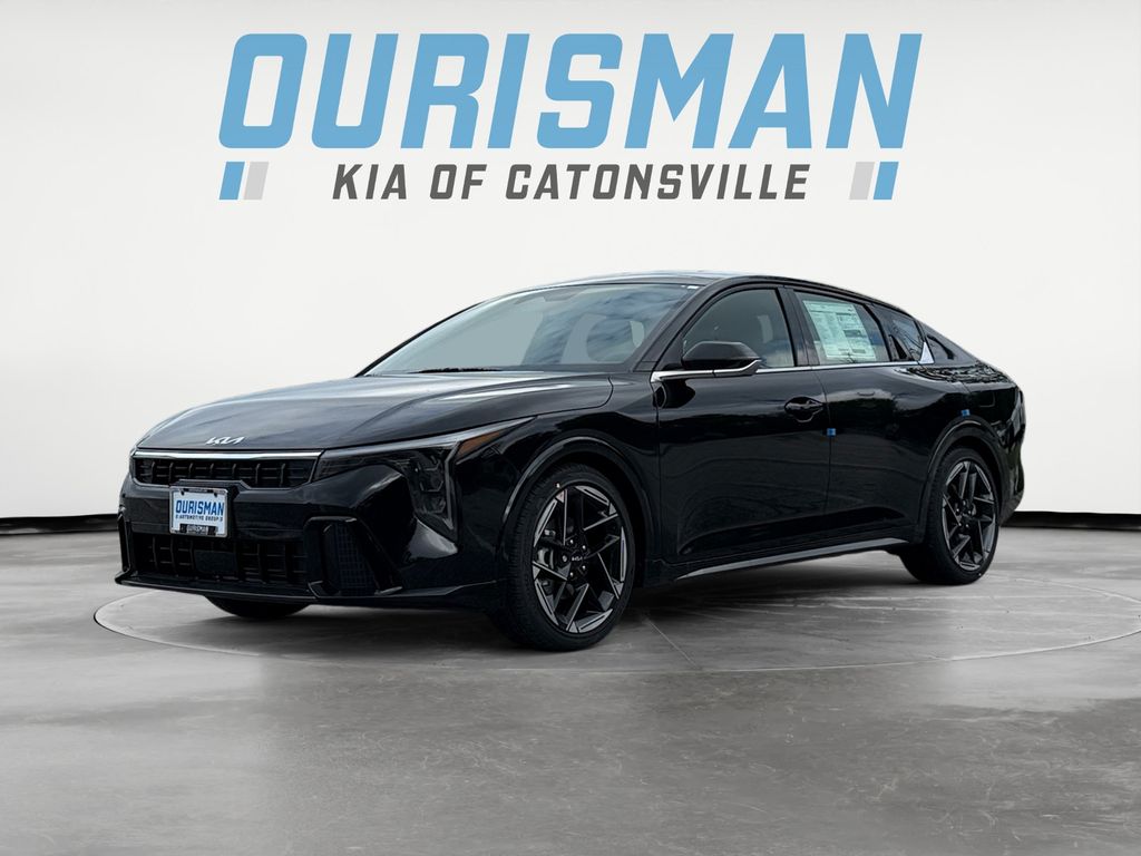 2025 Kia K4 GT-Line photo 2