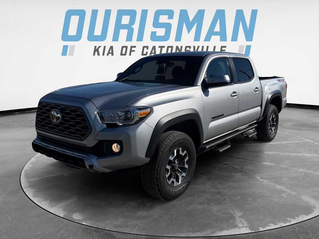 2020 Toyota Tacoma TRD Sport photo 2