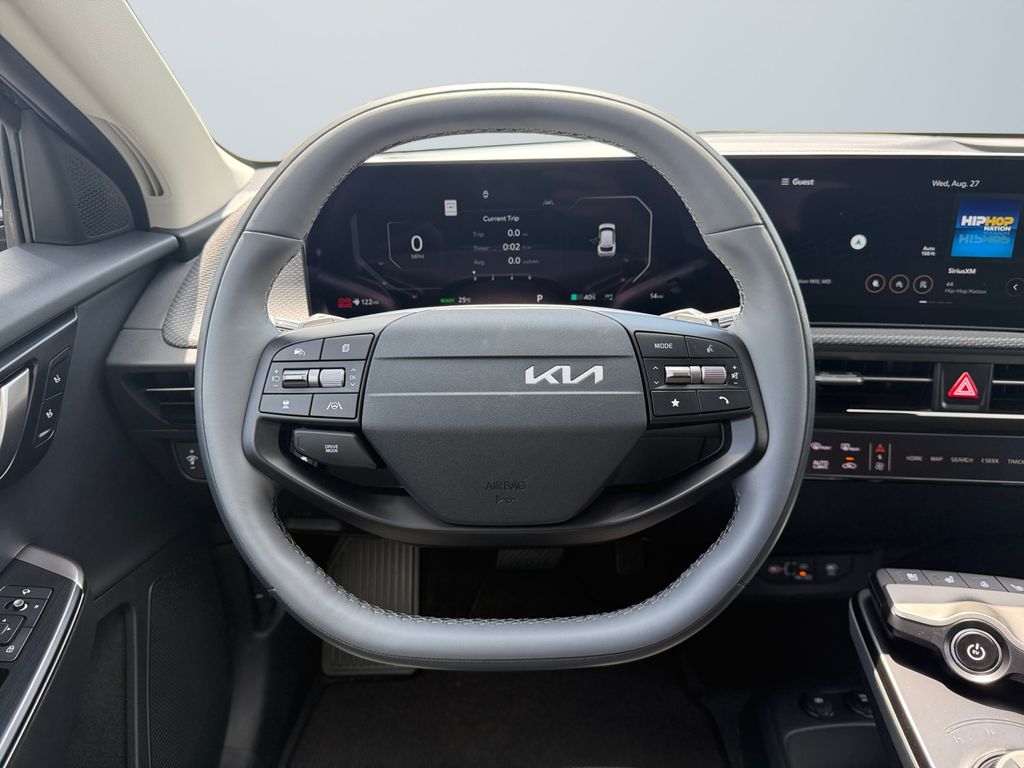 2025 Kia EV6 Wind - Photo 12