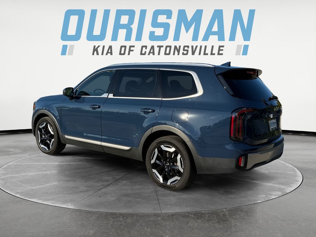 2023 Kia Telluride EX photo 3