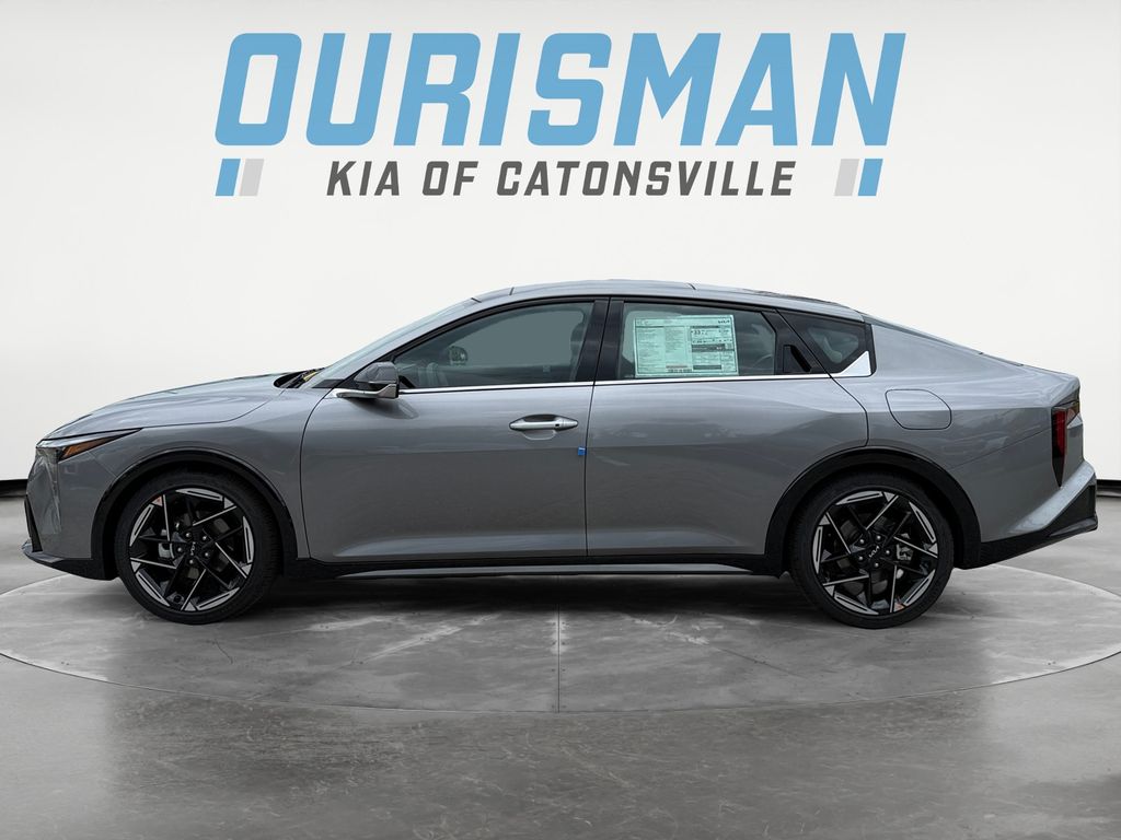 2025 Kia K4 GT-Line photo 3
