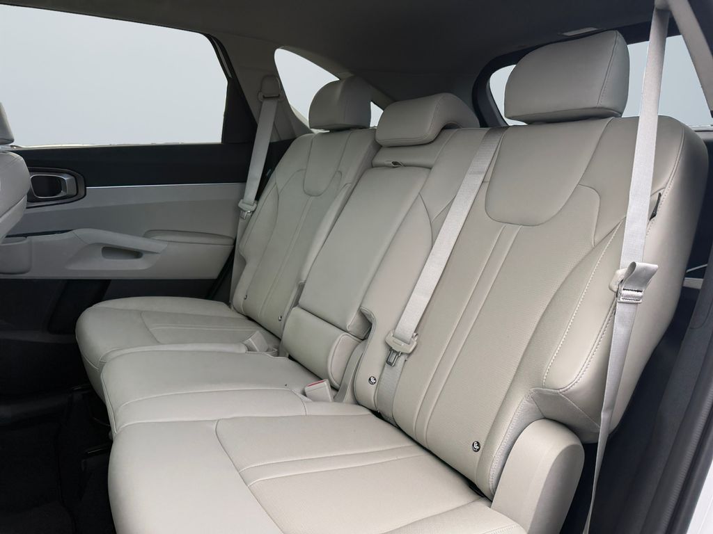2026 Kia Sorento EX - Photo 13