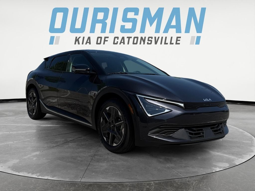 2025 Kia EV6 Light L/R's photo