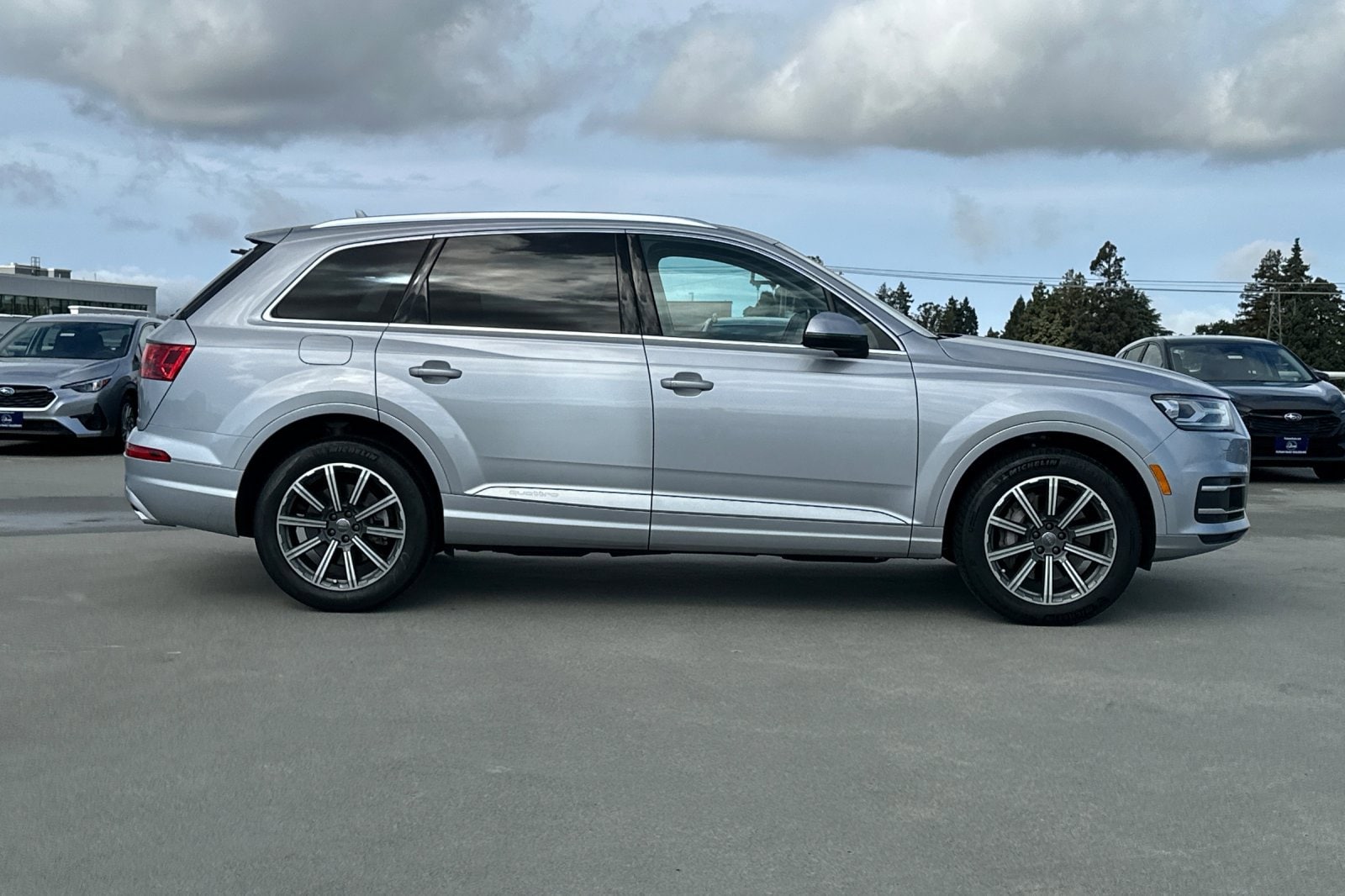 2019 Audi Q7 Premium photo 2