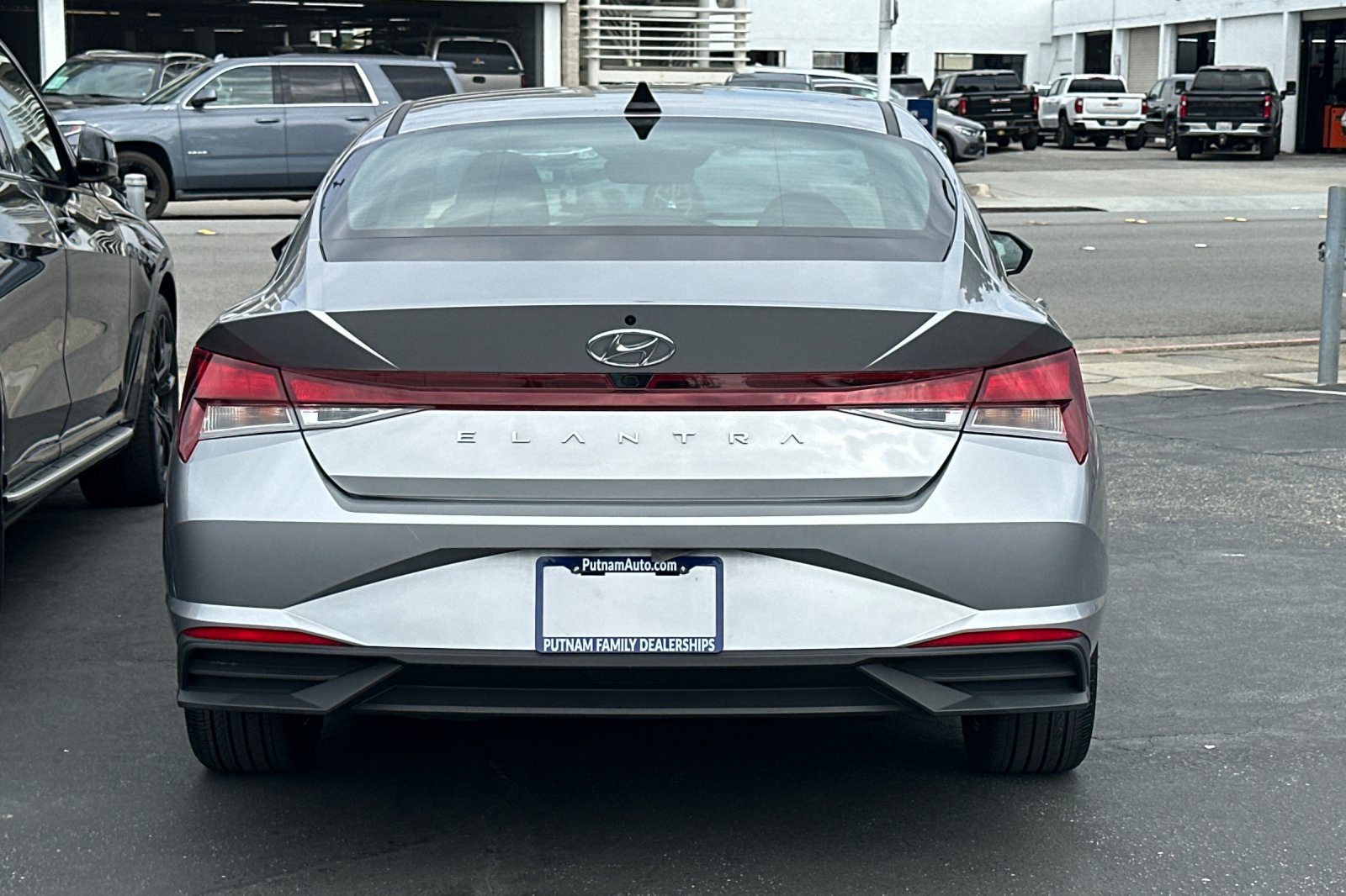2023 Hyundai Elantra SEL Convenience photo 3