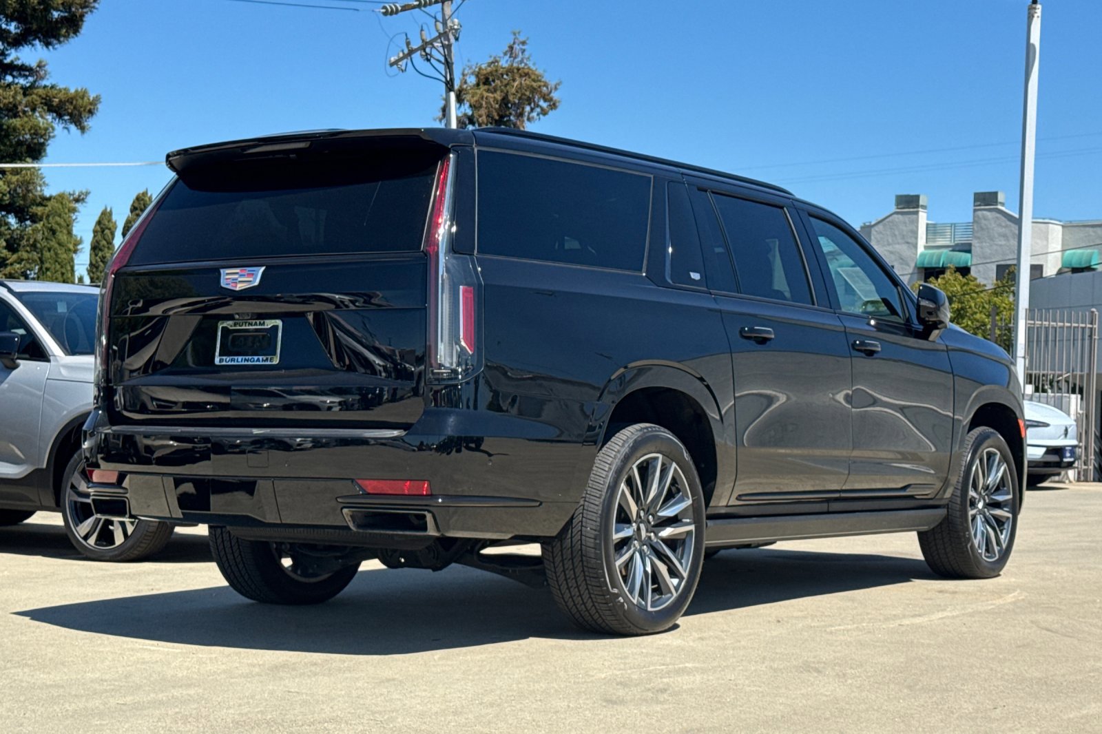 2022 Cadillac Escalade ESV Sport Platinum photo 3