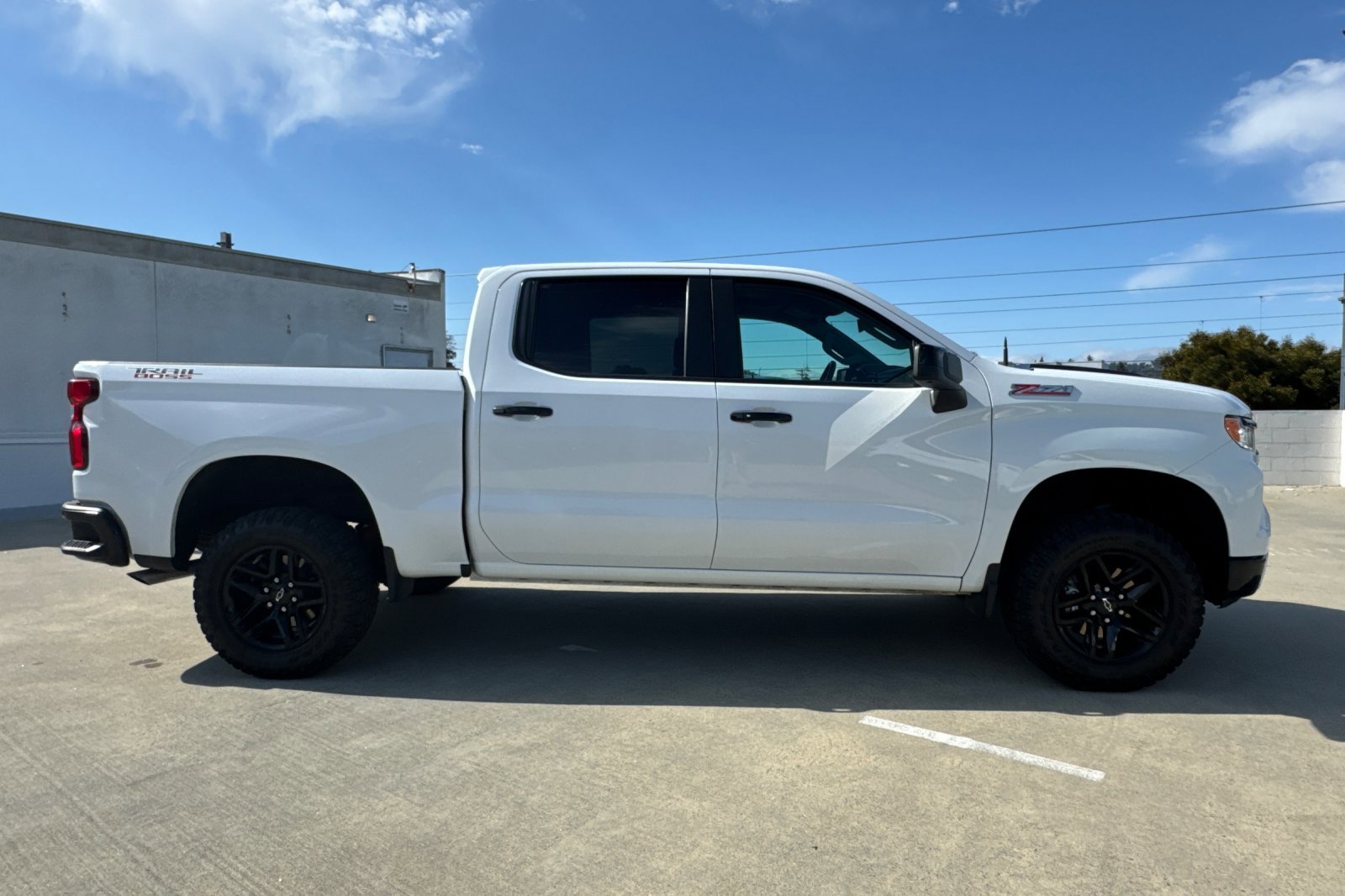 2022 Chevrolet Silverado 1500 LT Trail Boss photo 2