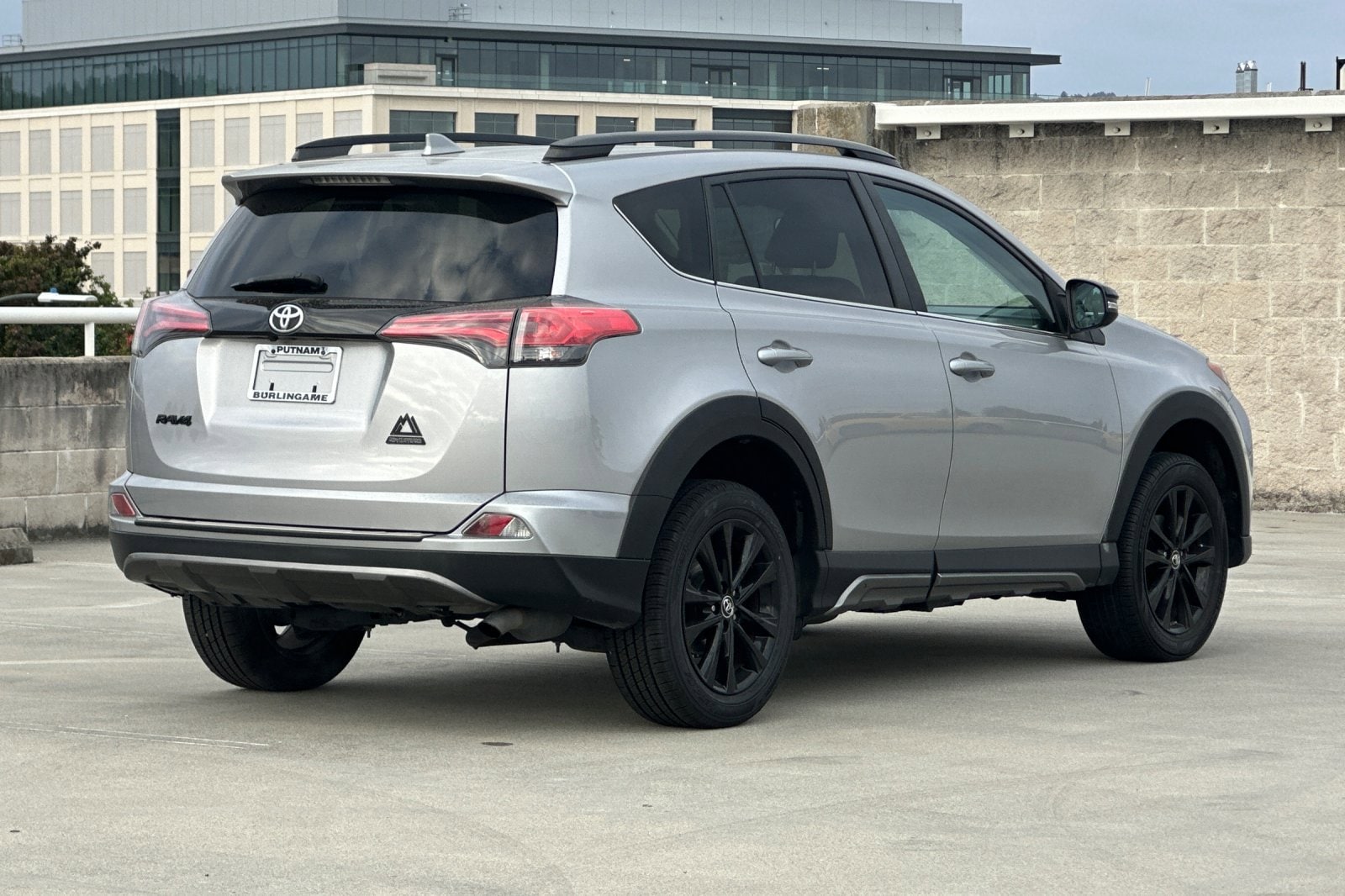 2018 Toyota RAV4 Adventure photo 2