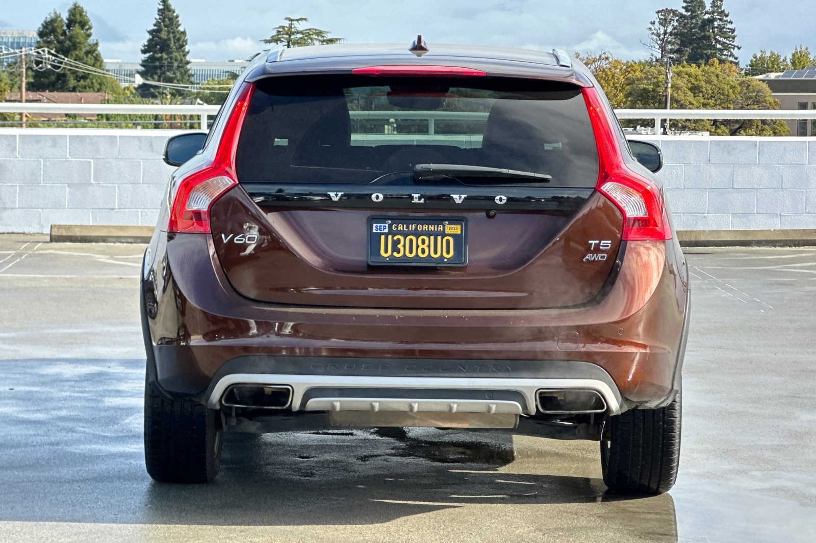 2017 Volvo V60 Cross Country T5 AWD Platinum photo 4