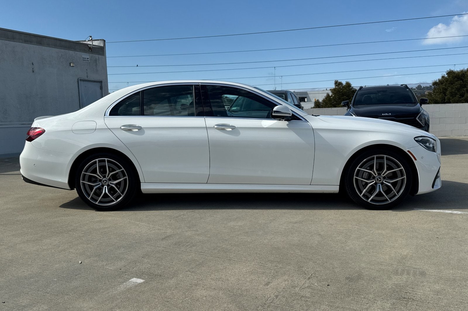 2022 Mercedes Benz E 350 photo 2