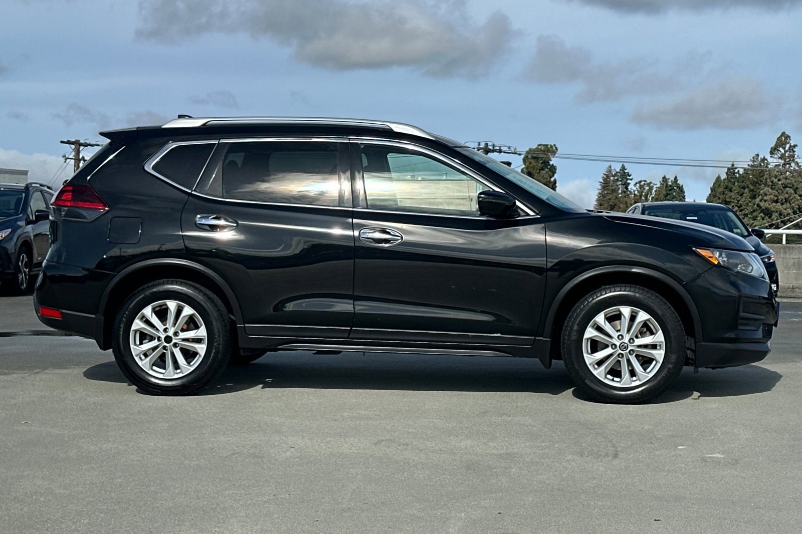 Used 2018 Nissan Rogue S with VIN 5N1AT2MT6JC843627 for sale in San Carlos, CA