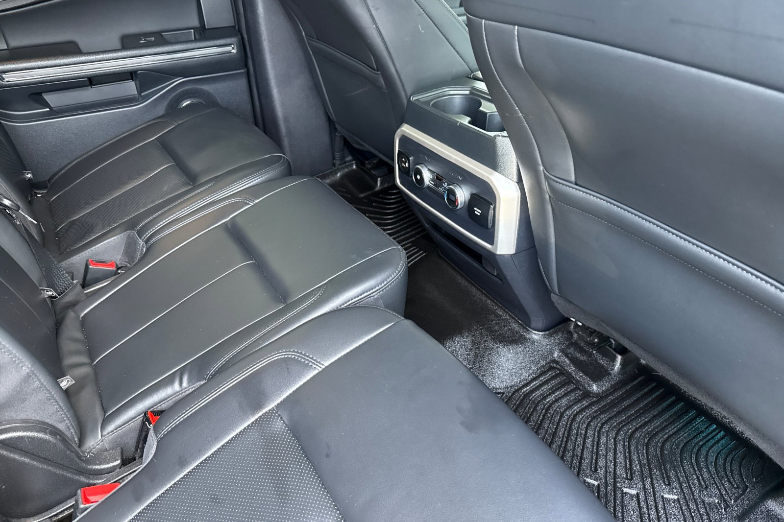 2022 Ford Expedition XLT - Photo 18