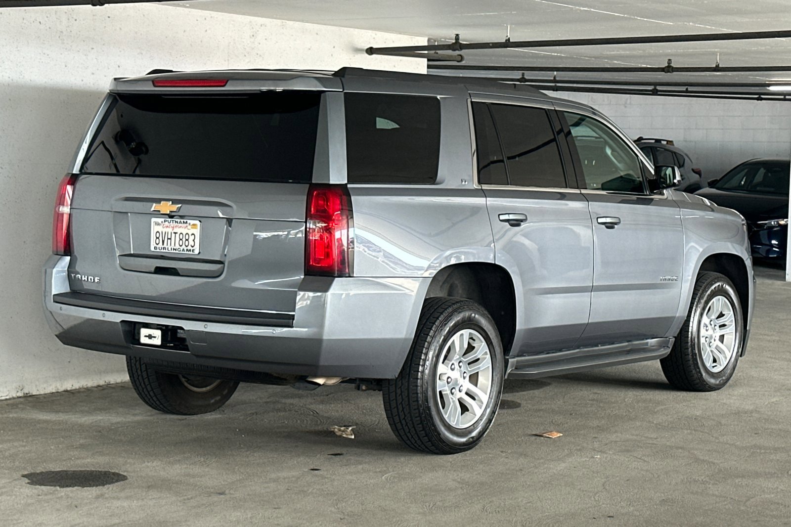 2019 Chevrolet Tahoe LT photo 2