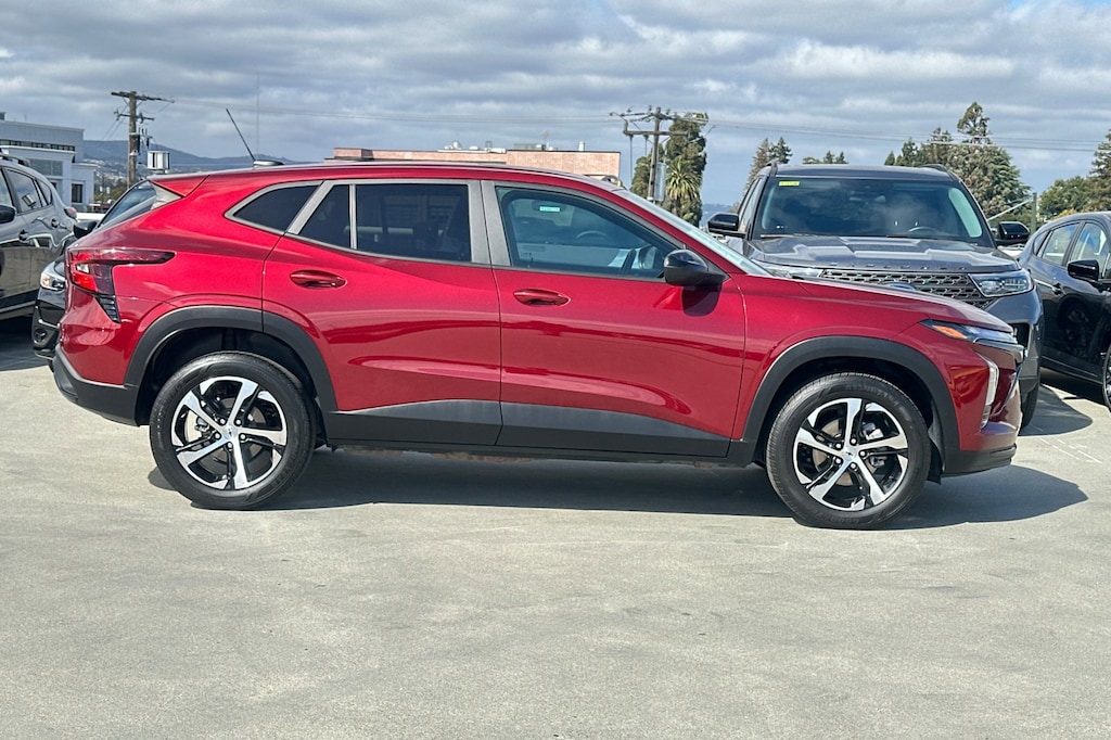 Used 2024 Chevrolet Trax 1RS SUV