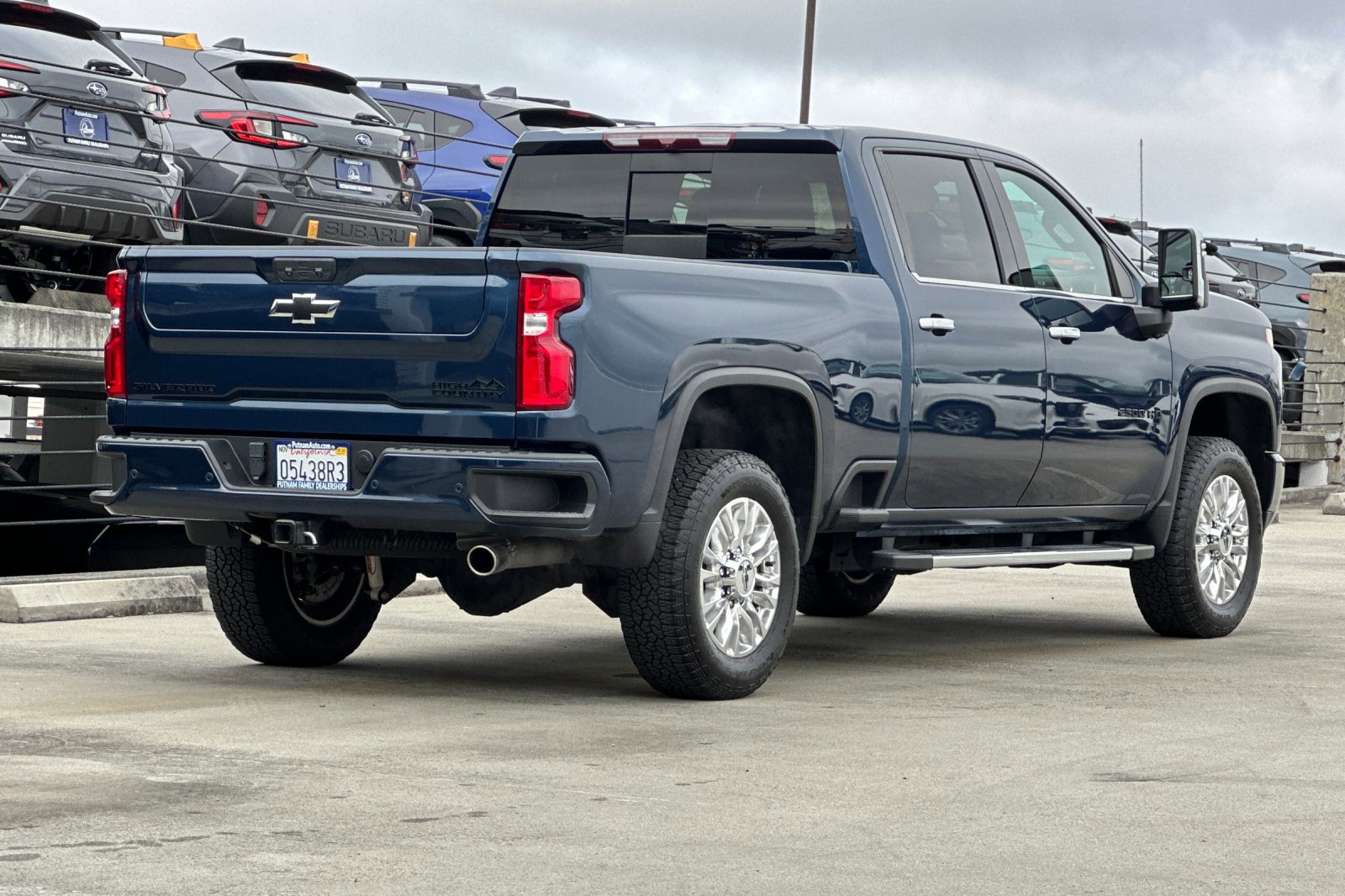 2023 Chevrolet Silverado 2500HD High Country photo 3