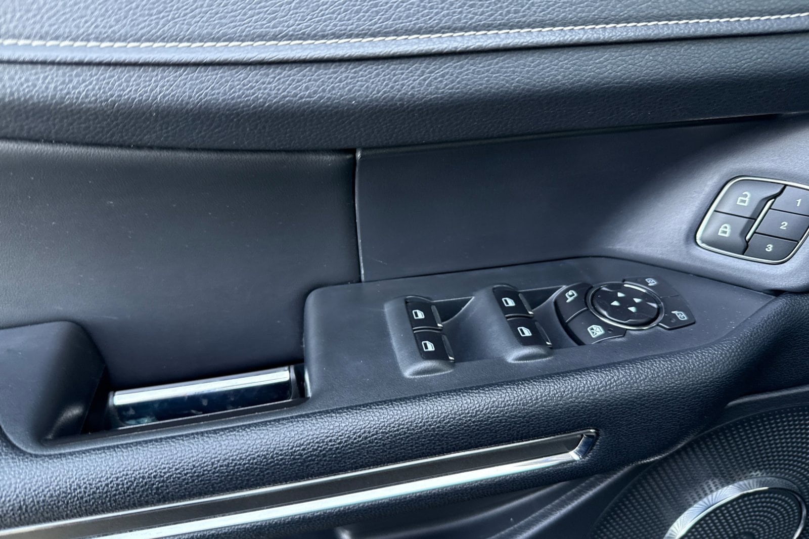 2022 Ford Expedition XLT - Photo 10