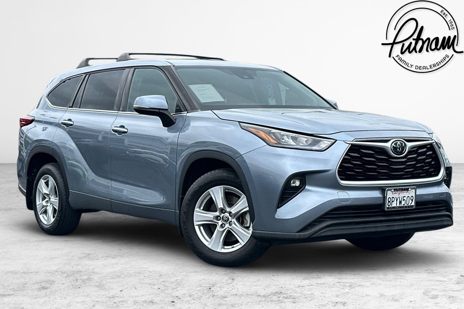2020 Toyota Highlander LE's photo