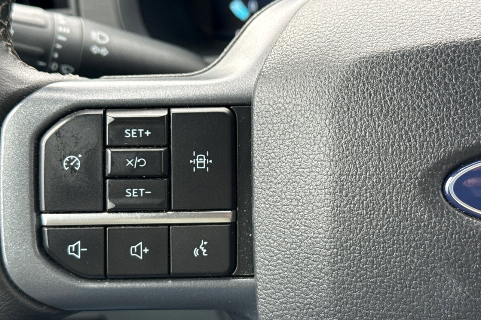 2025 Ford F-150 XLT - Photo 27