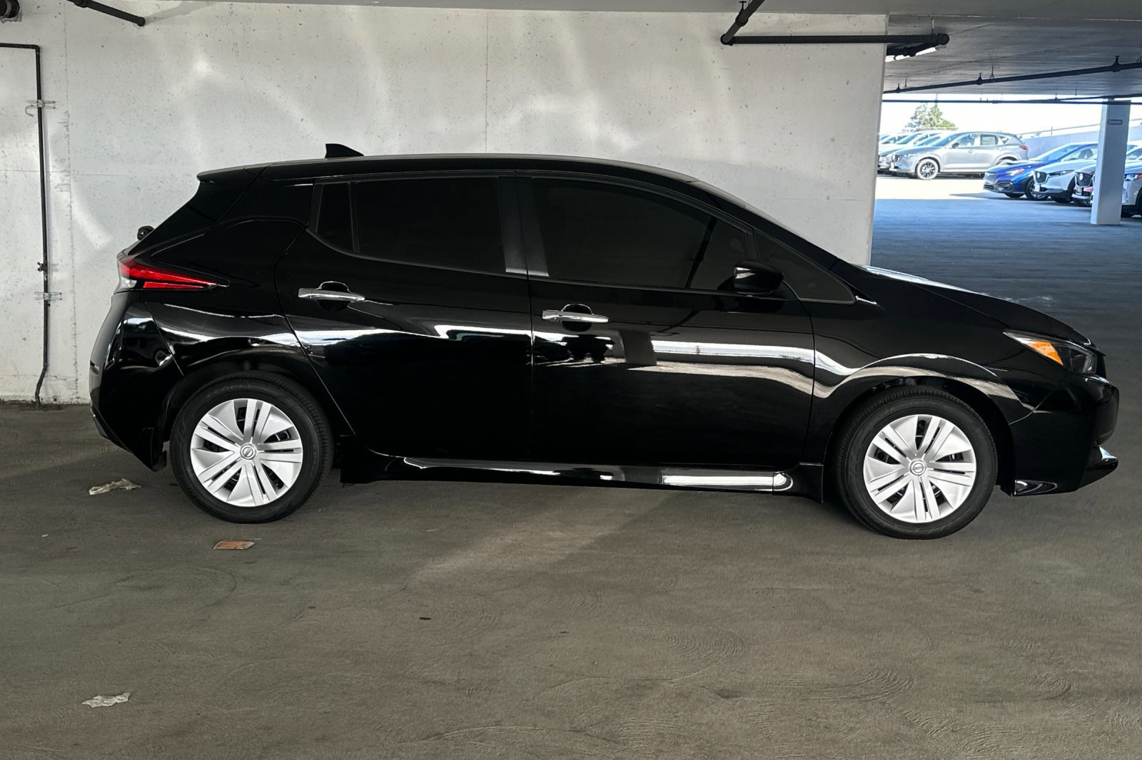 2025 Nissan Leaf S photo 2