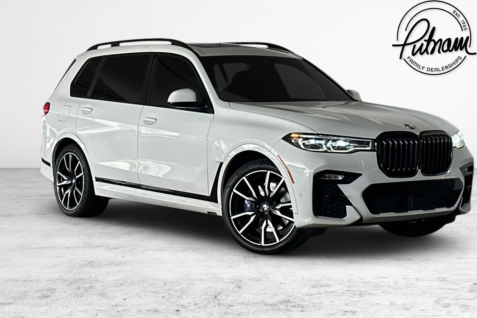 2022 BMW X7 40i's photo