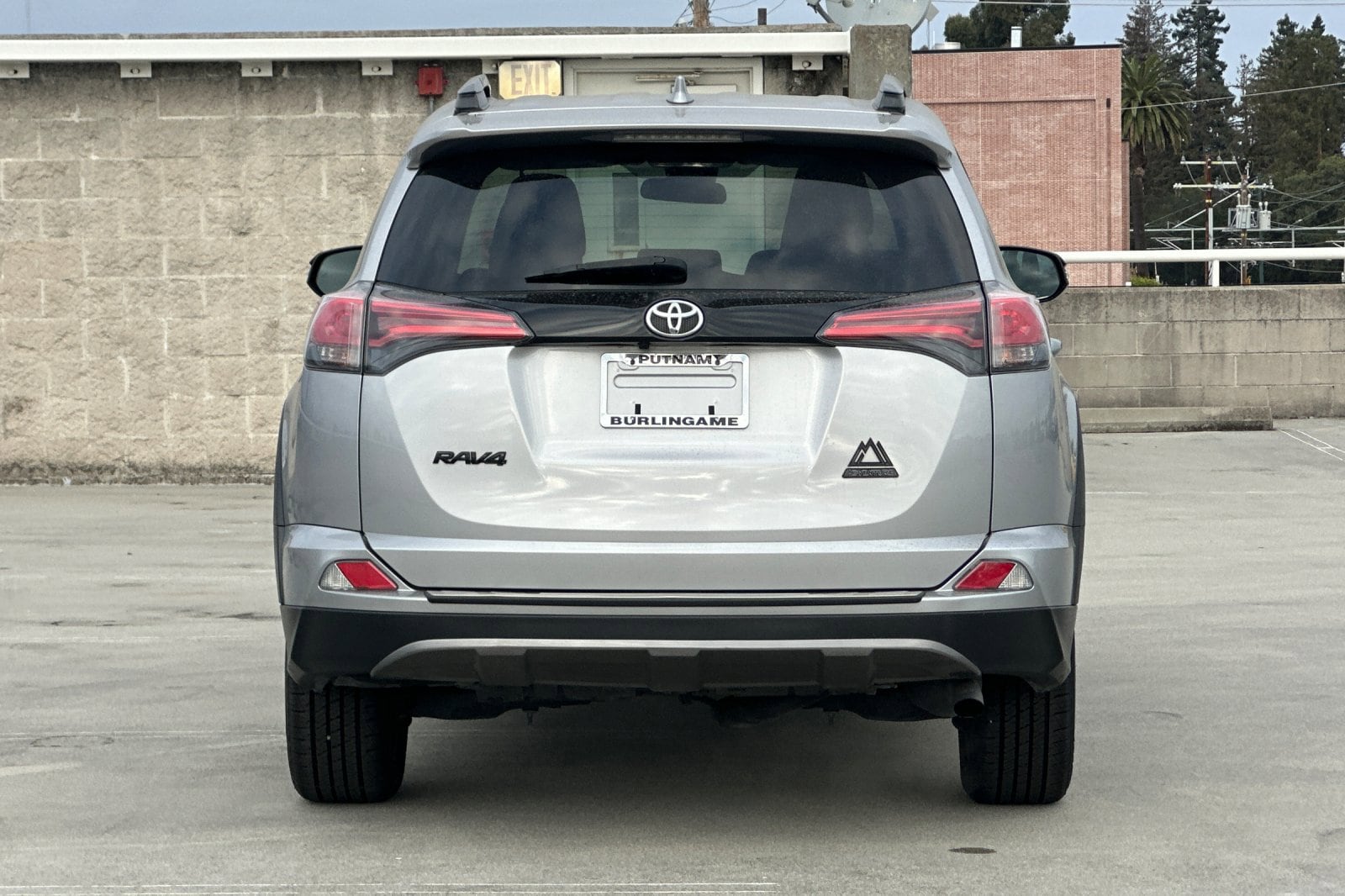 2018 Toyota RAV4 Adventure photo 3