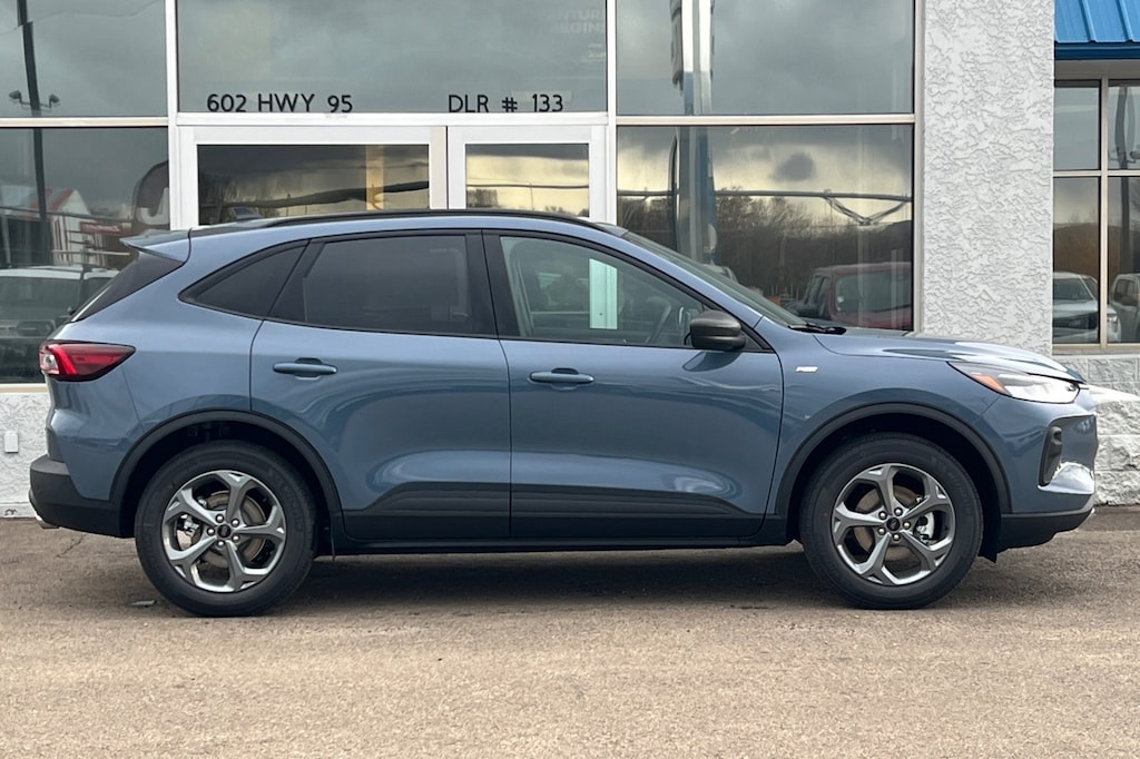 2026 Ford Escape ST-Line photo 2