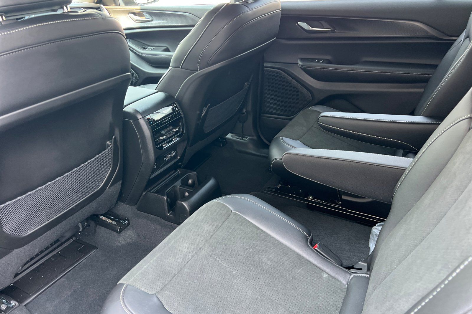 2025 Jeep Grand Cherokee L Altitude - Photo 11