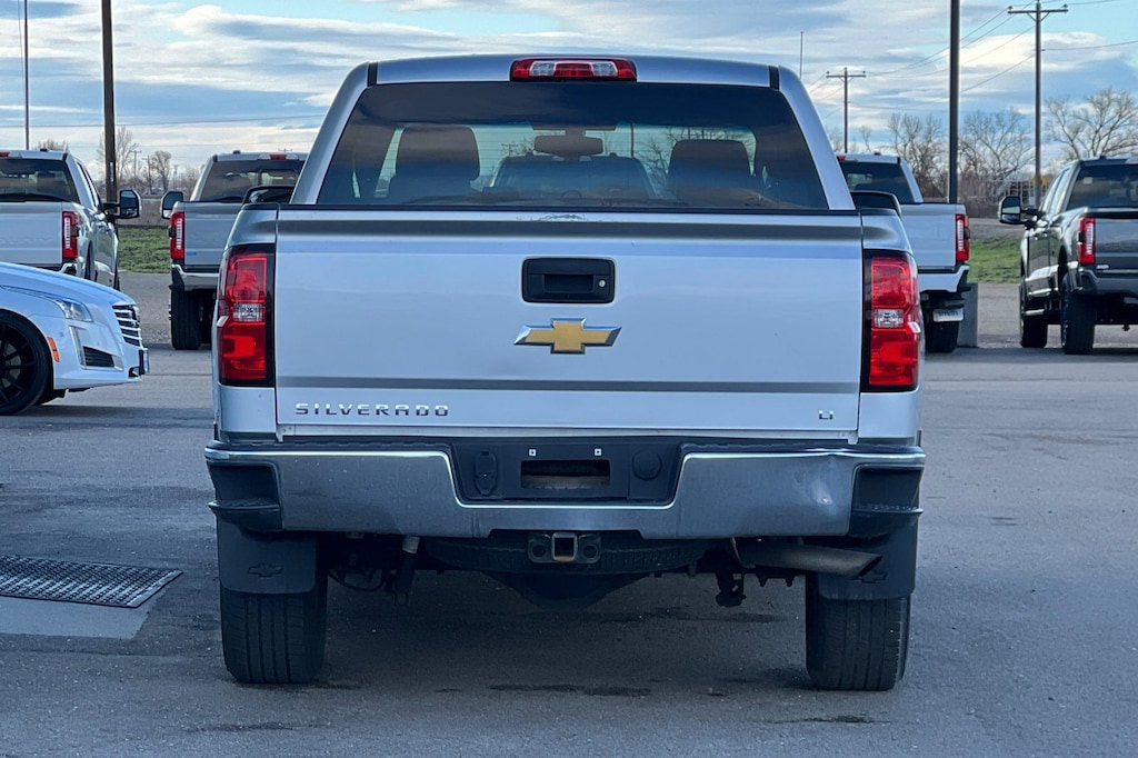 2018 Chevrolet Silverado 1500 LT photo 4