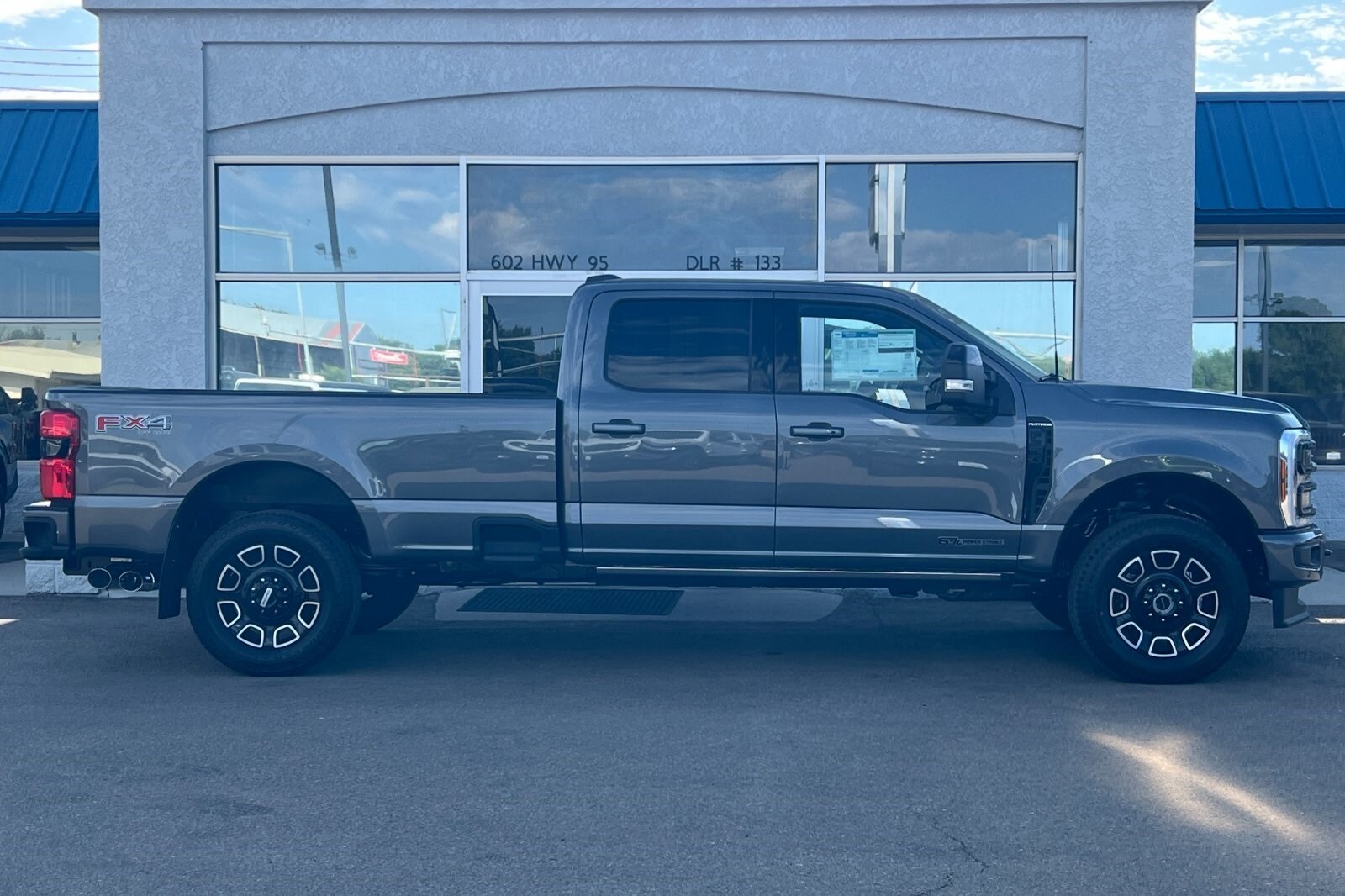 2025 Ford F-250 Platinum photo 4