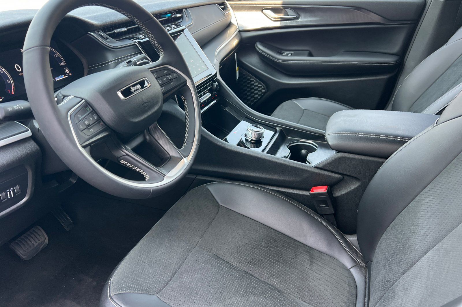 2025 Jeep Grand Cherokee L Altitude - Photo 9