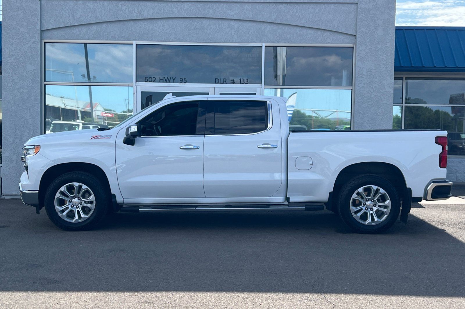 2023 Chevrolet Silverado 1500 LTZ - Photo 8