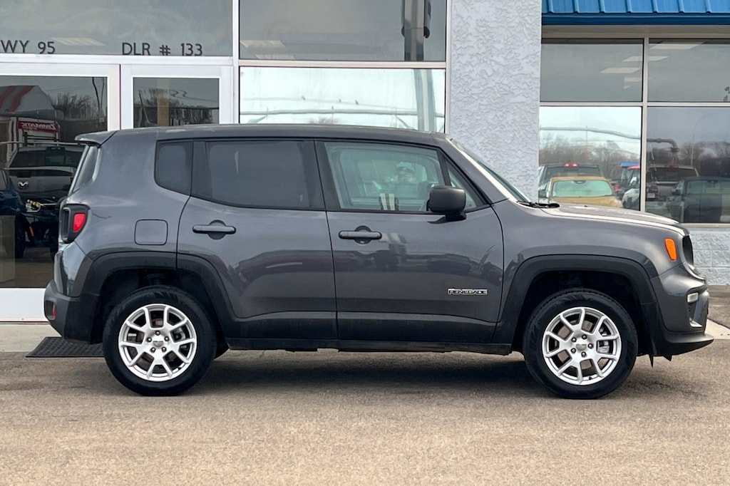 Used 2023 Jeep Renegade Latitude SUV