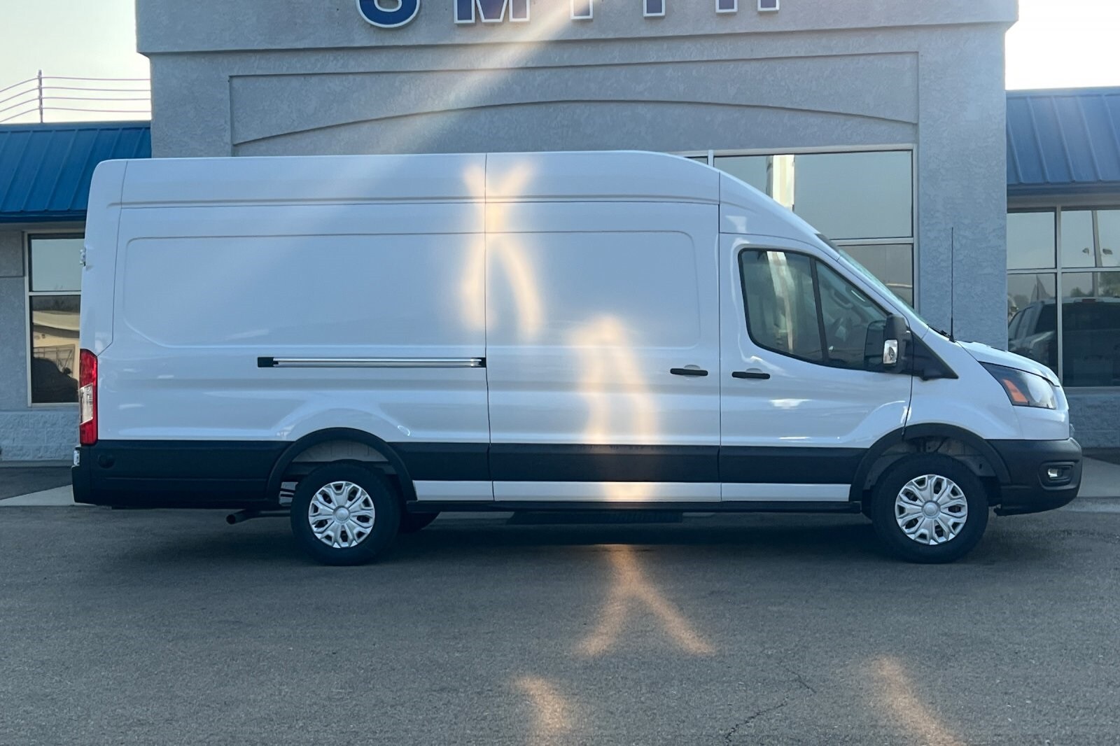 2025 Ford Transit photo 3