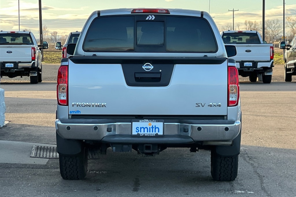 2015 Nissan Frontier SV photo 4