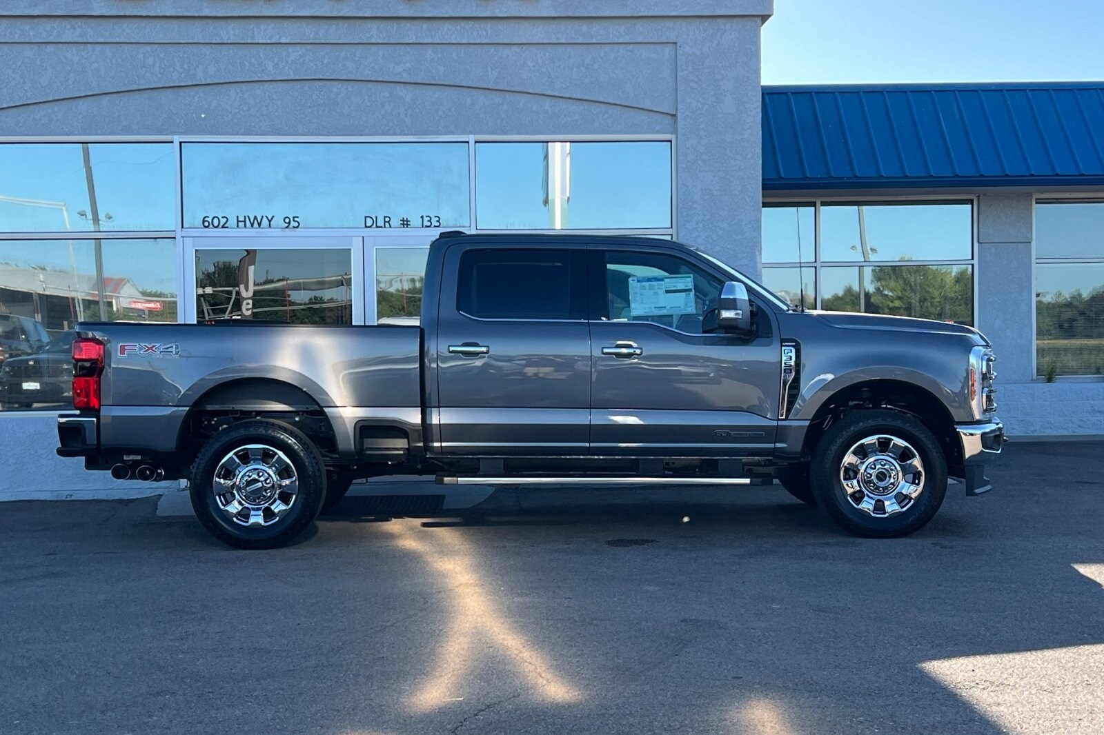 2025 Ford F-350 Lariat photo 4