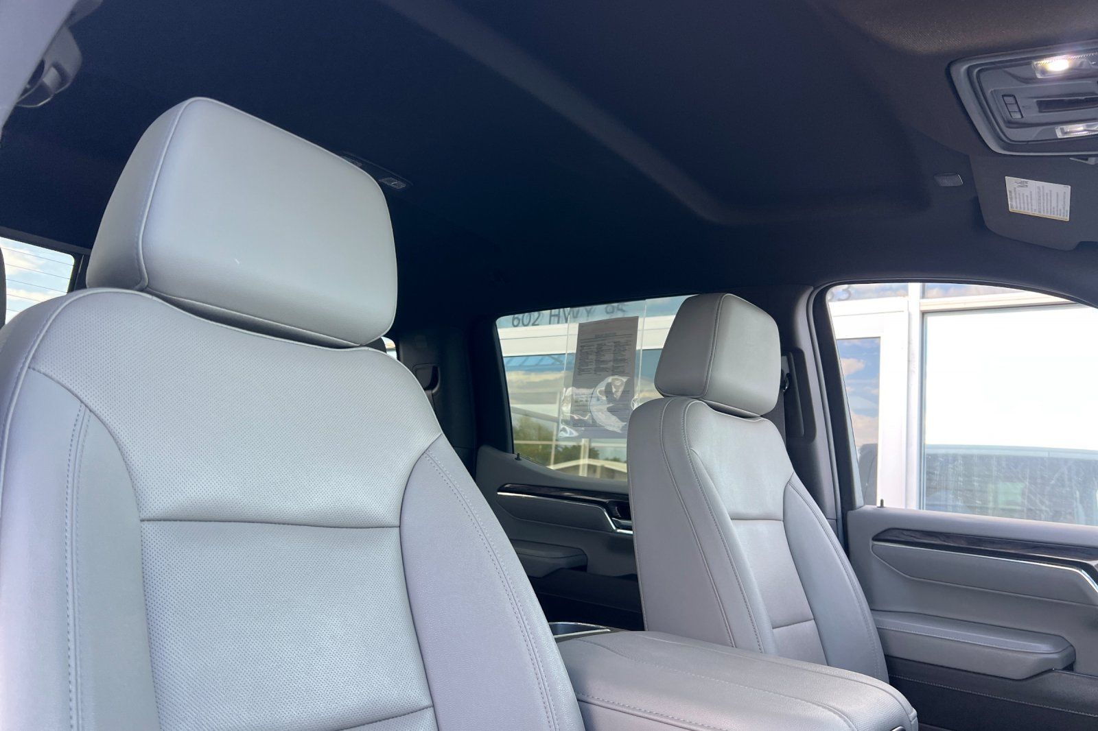 2023 Chevrolet Silverado 1500 LTZ - Photo 17
