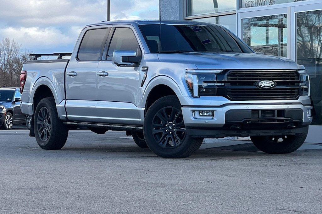 2025 Ford F-150 Platinum photo 2